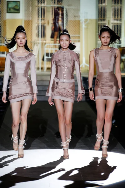 Look 29